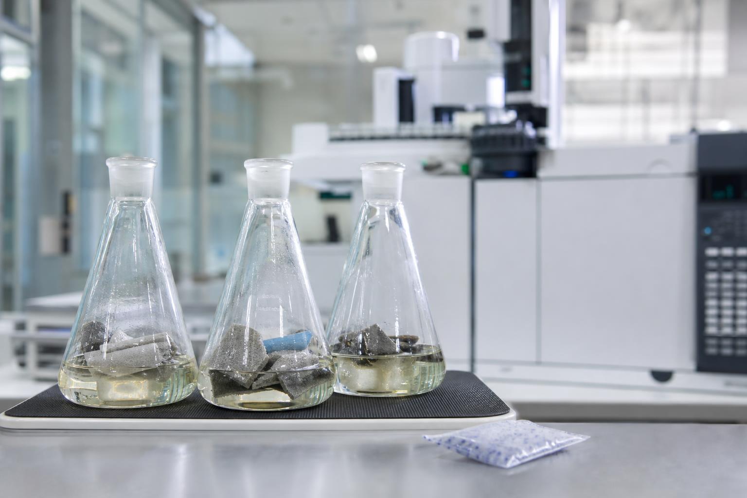 Ayakkabı ve Bileşenlerinde Dimetil Fumarat (DMFU) Tayini | TS EN ISO 16186